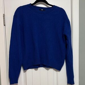 Uniqlo Women's Royal Blue Crew Neck Sweater